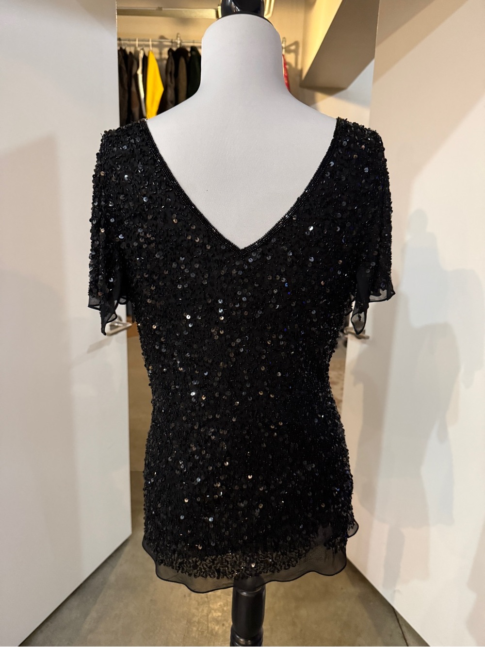 Adrianna Papell Black Sequin V-Neck Short Sleeve Top